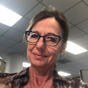 Meet your Posher, Evelyn